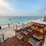 Cabanas W Beach
